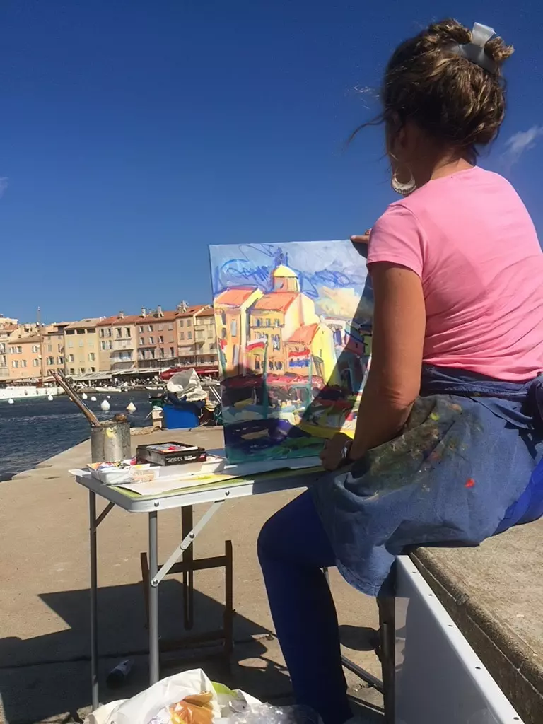 Nadine peignant à Saint Tropez